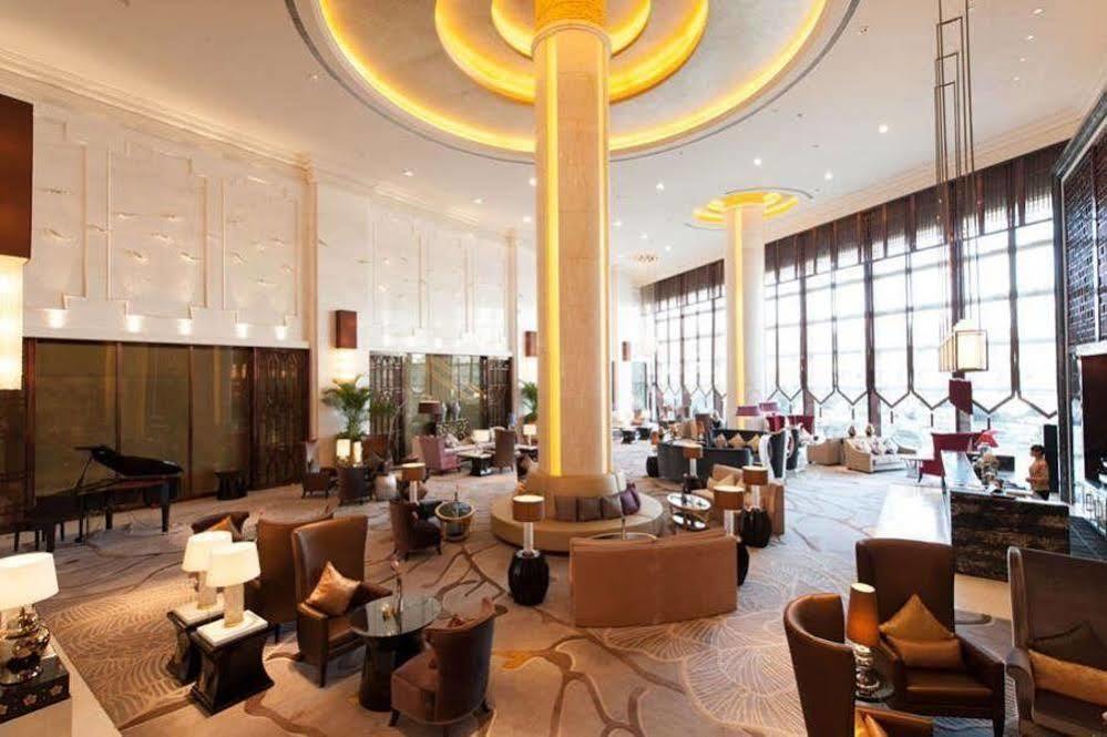 Готель Wyndham Grand Plaza Royale Colorful Yunnan Куньмін Екстер'єр фото